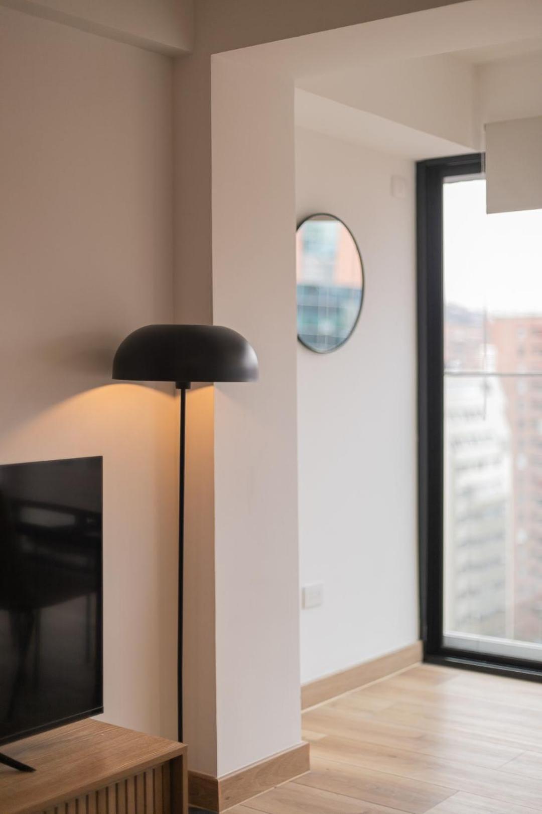 Unwind And Refresh In A Spacious 2-bedroom For 4 Apartamento