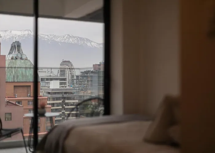 Unwind And Refresh In A Spacious 2-Bedroom For 4