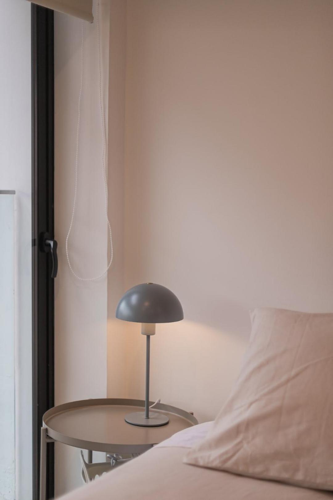 Unwind And Refresh In A Spacious 2-bedroom For 4 Apartamento Santiago